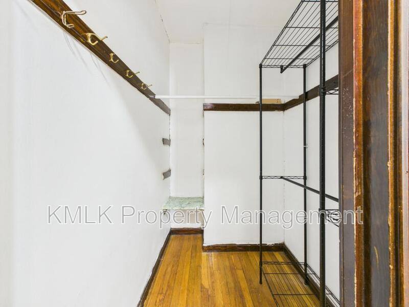 Apartment for rent at 1352 Kenilworth Ave, Lakewood, OH 44107