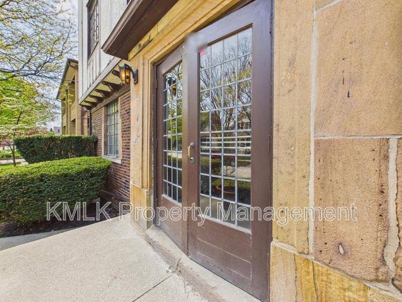 Apartment for rent at 1352 Kenilworth Ave, Lakewood, OH 44107