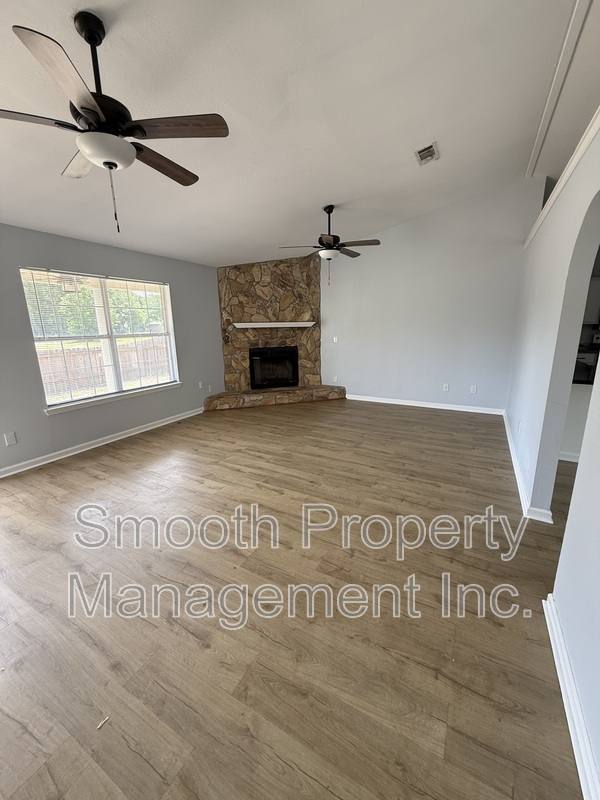 House for rent at 8699 Riverstone Dr, Milton, FL 32583