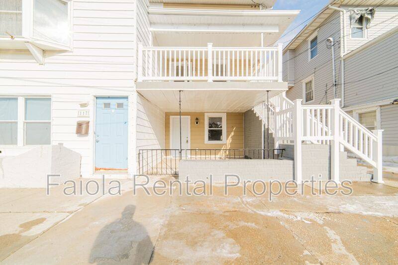 Apartment for rent at 115 N Delancy Place #B, Atlantic City, NJ 08401