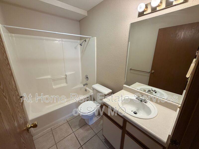 Apartment for rent at 739 E Bain, Ozark, MO 65721