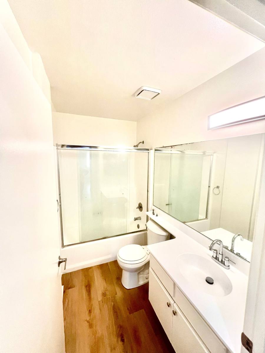Apartment for rent at 515 S Harvard Blvd, Los Angeles, CA 90020