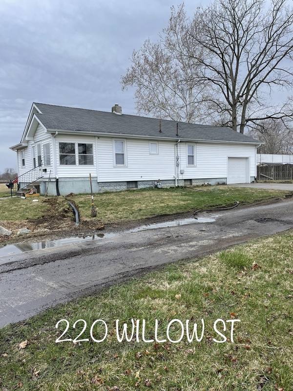 House for rent at 220 Willow St, Anderson, IN 46012