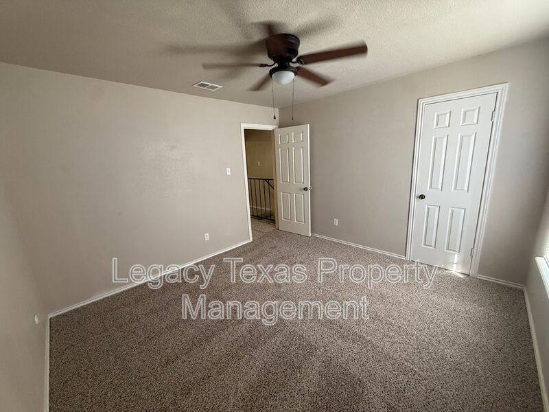 Townhouse for rent at 1607 N Nolan River Rd #C, Cleburne, TX 76033