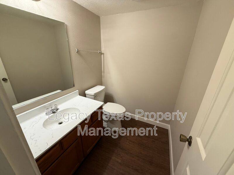 Townhouse for rent at 1607 N Nolan River Rd #C, Cleburne, TX 76033