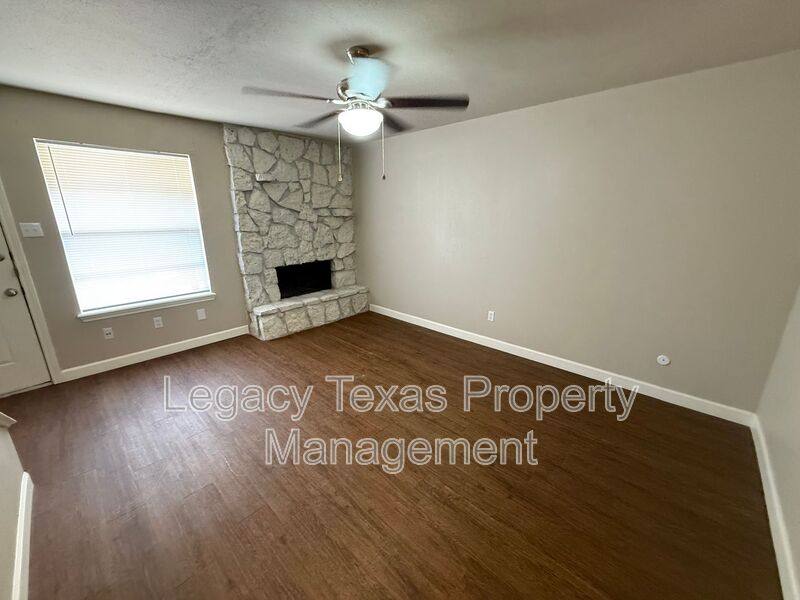 Townhouse for rent at 1607 N Nolan River Rd #C, Cleburne, TX 76033