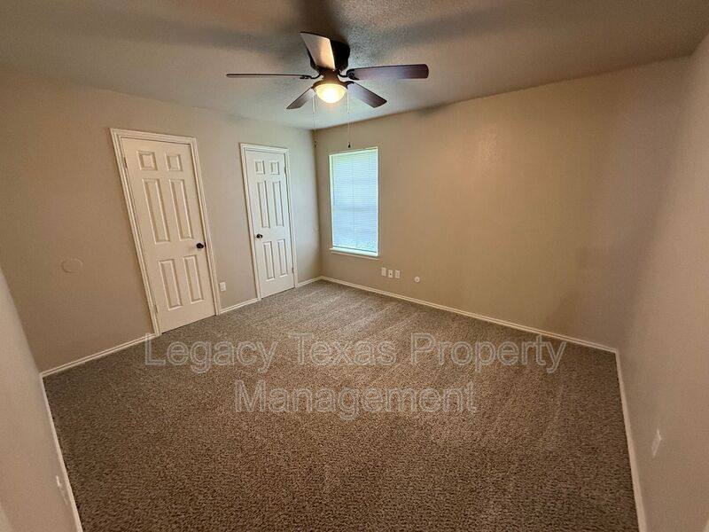 Townhouse for rent at 1607 N Nolan River Rd #C, Cleburne, TX 76033