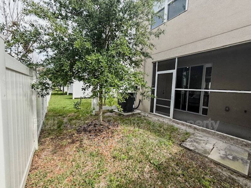Townhouse for rent at 6334 Fairmont Lane, Palmetto, FL 34221