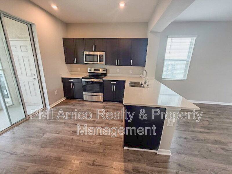 Townhouse for rent at 6334 Fairmont Lane, Palmetto, FL 34221