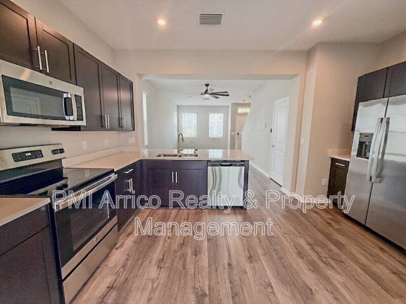 Townhouse for rent at 6334 Fairmont Lane, Palmetto, FL 34221