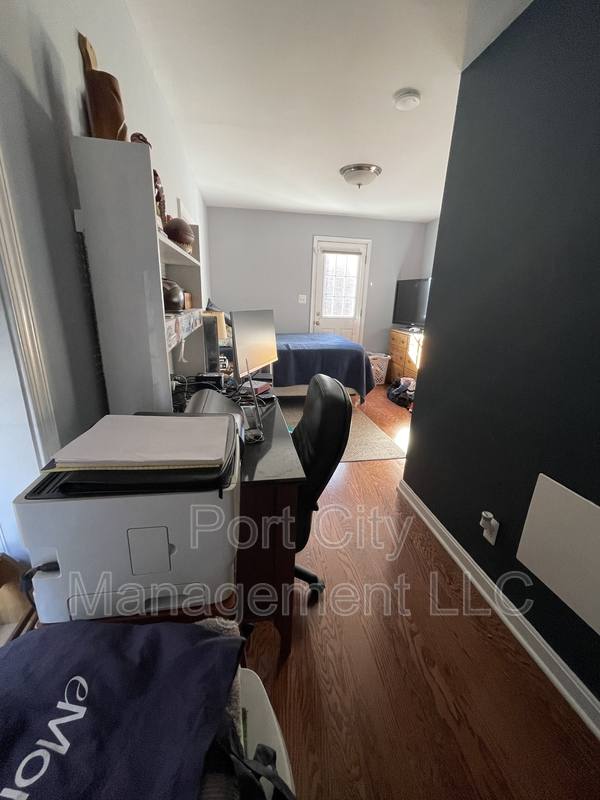 Townhouse for rent at 14 S Ann St, Baltimore, MD 21231