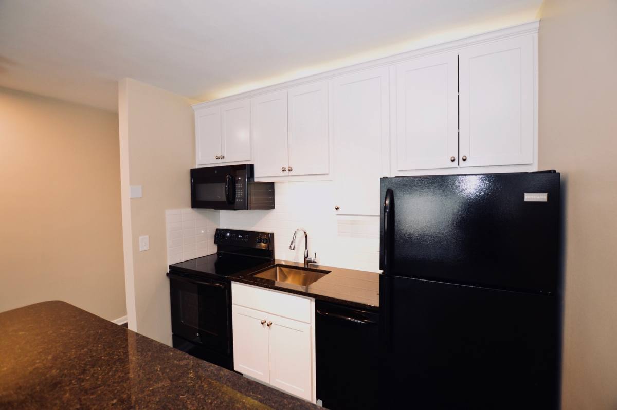 Apartment for rent at 800 Ogden Ave, Downers Grove, IL 60515