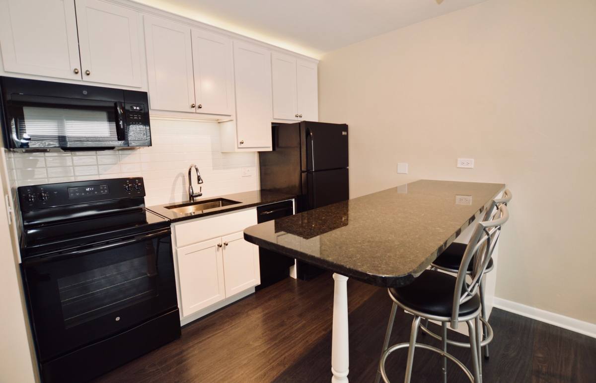 Apartment for rent at 800 Ogden Ave, Downers Grove, IL 60515