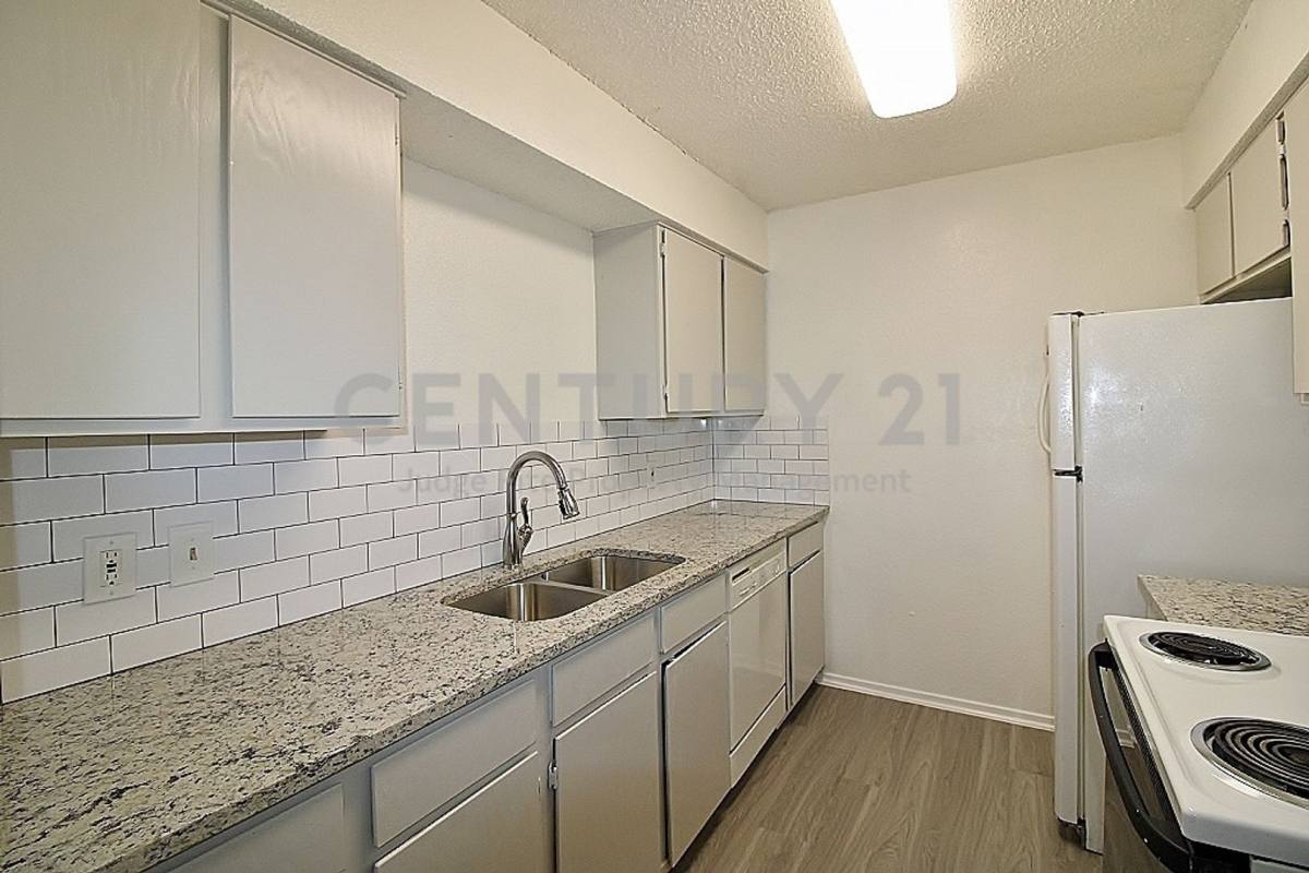 House for rent at 1705 Fitzgerald Court, Arlington, TX 76012