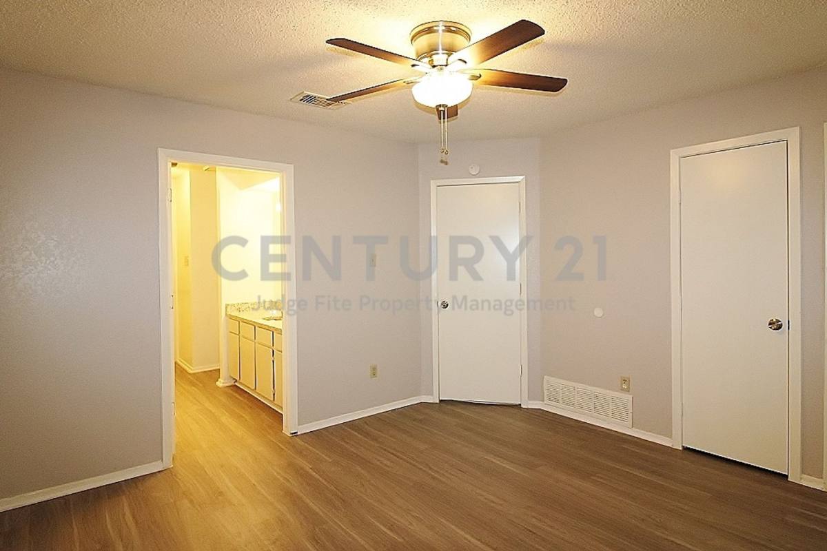 House for rent at 1705 Fitzgerald Court, Arlington, TX 76012