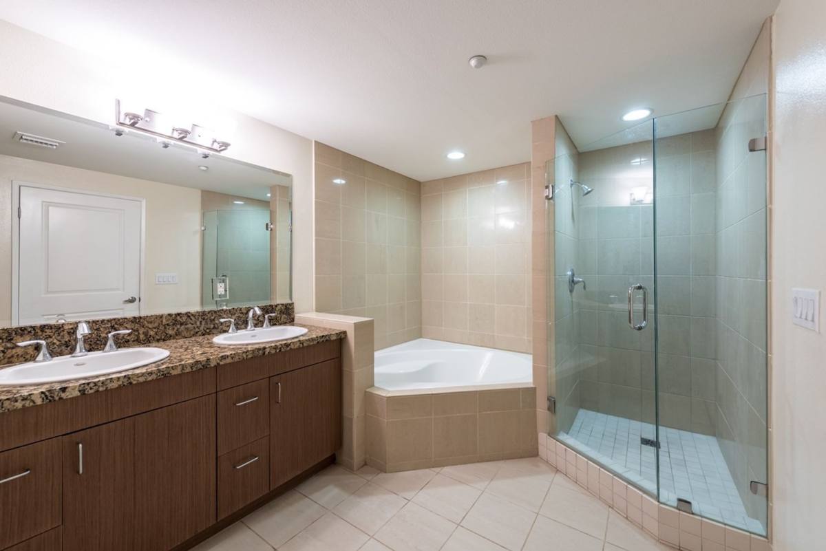 Condo for rent at 844 Fedora St, Los Angeles, CA 90005