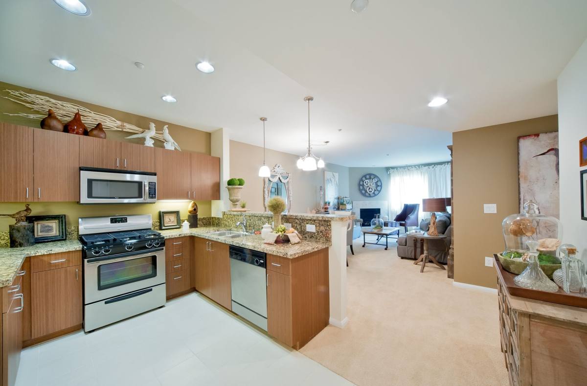 Condo for rent at 844 Fedora St, Los Angeles, CA 90005