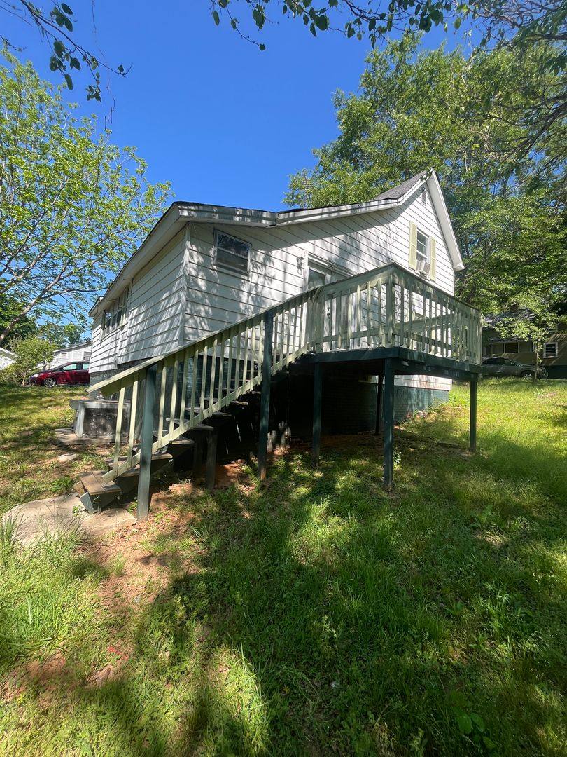 3 McGowan St, Enoree, SC 29335