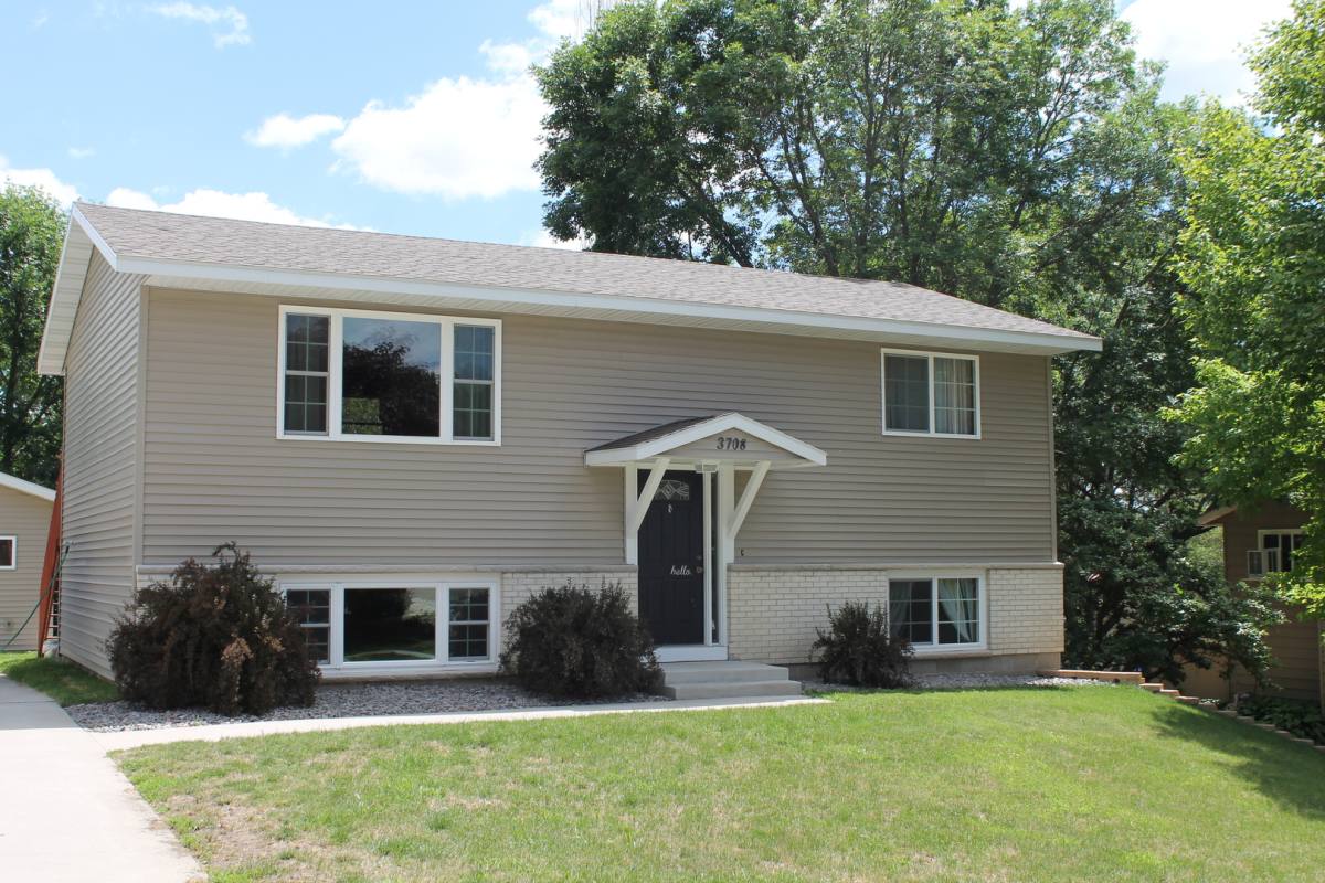 House for rent at 3708 Willow Heights Dr SW, Rochester, MN 55902