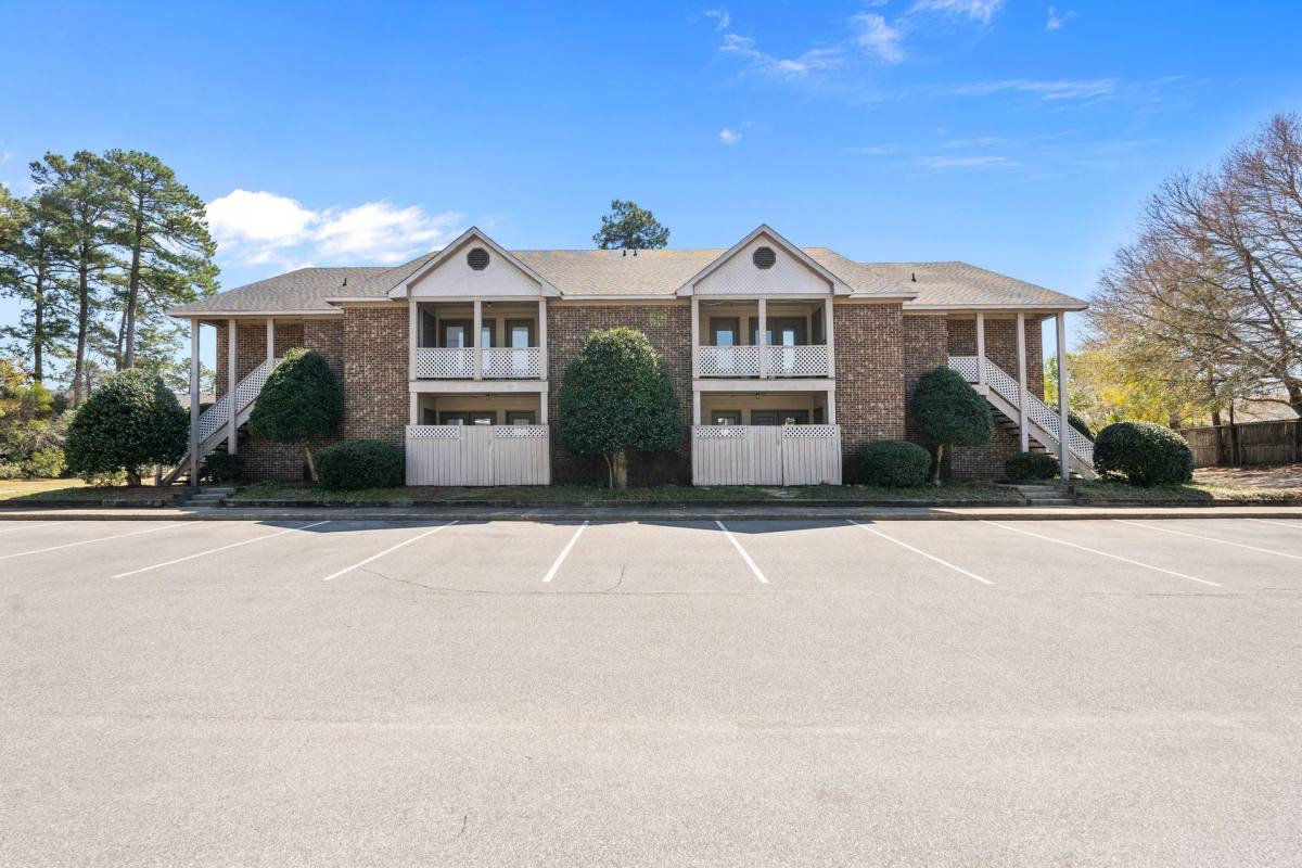 Apartment for rent at 405-424 Tolbert Court, Spring Lake, NC 28390