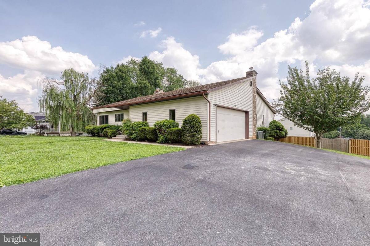 House for rent at 18 Byway Rd, Owings Mills, MD 21117