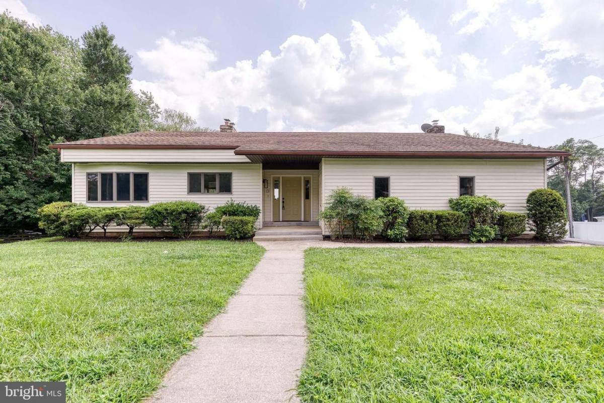 House for rent at 18 Byway Rd, Owings Mills, MD 21117