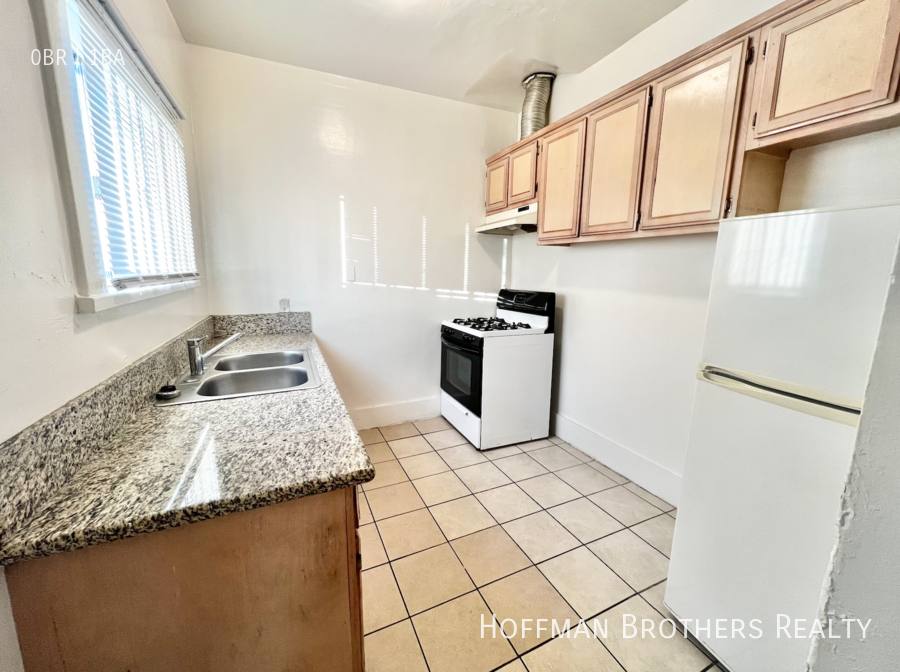 Apartment for rent at 324 E Esther St #7, Long Beach, CA 90813