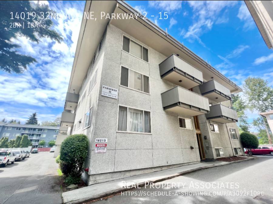 Apartment for rent at 14019 32nd Ave Ne, Parkway 2 #15, Seattle, WA 98125