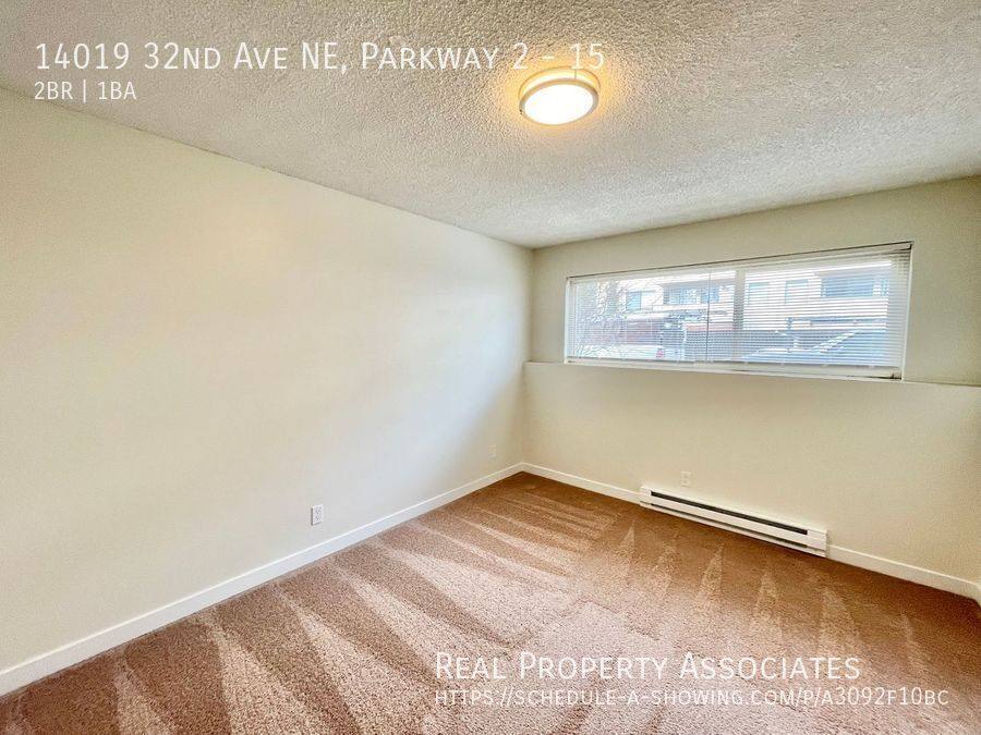 Apartment for rent at 14019 32nd Ave Ne, Parkway 2 #15, Seattle, WA 98125