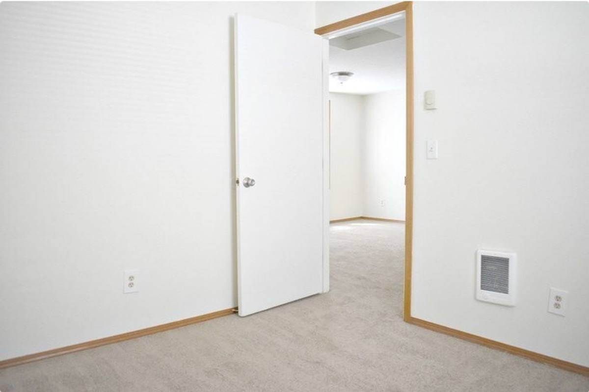 Apartment for rent at 412 SE 133rd Ave, Portland, OR 97233