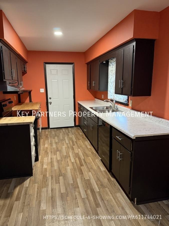 House for rent at 821 S Edgemere Dr #CLOSE To Everything, Olathe, KS 66061