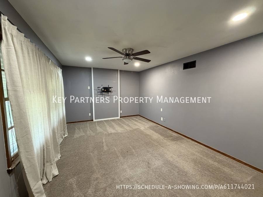 House for rent at 821 S Edgemere Dr #CLOSE To Everything, Olathe, KS 66061