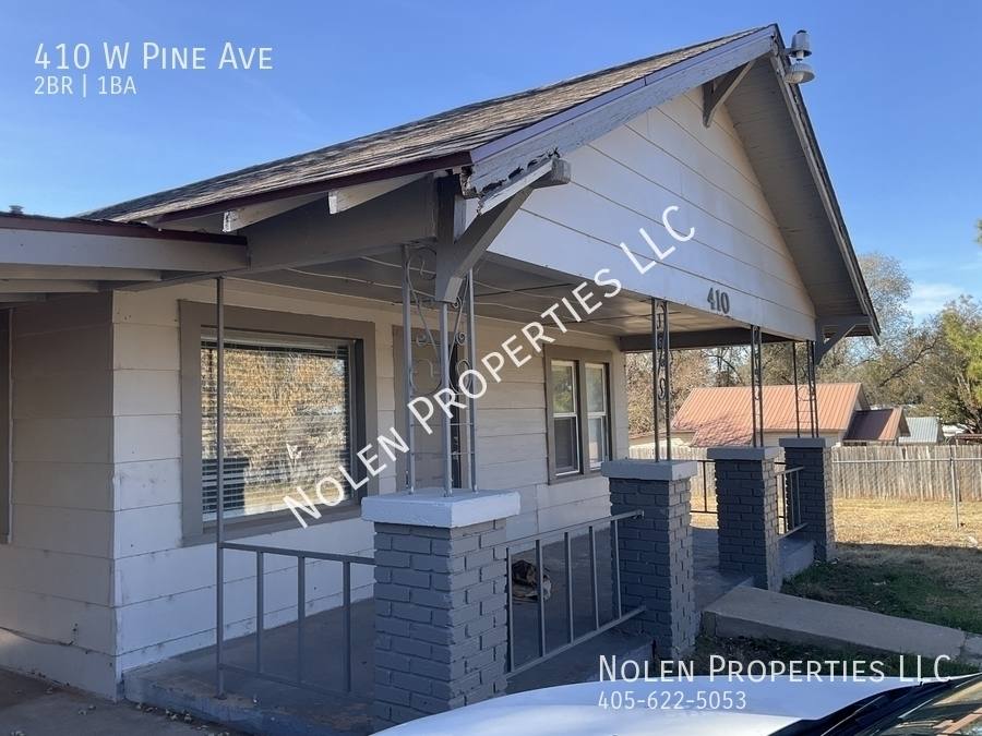 House for rent at 410 W Pine Ave, Sayre, OK 73662