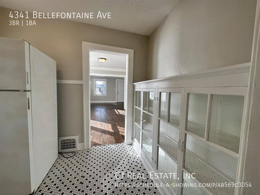 House for rent at 4341 Bellefontaine Ave, Kansas City, MO 64130