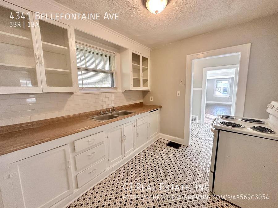 House for rent at 4341 Bellefontaine Ave, Kansas City, MO 64130
