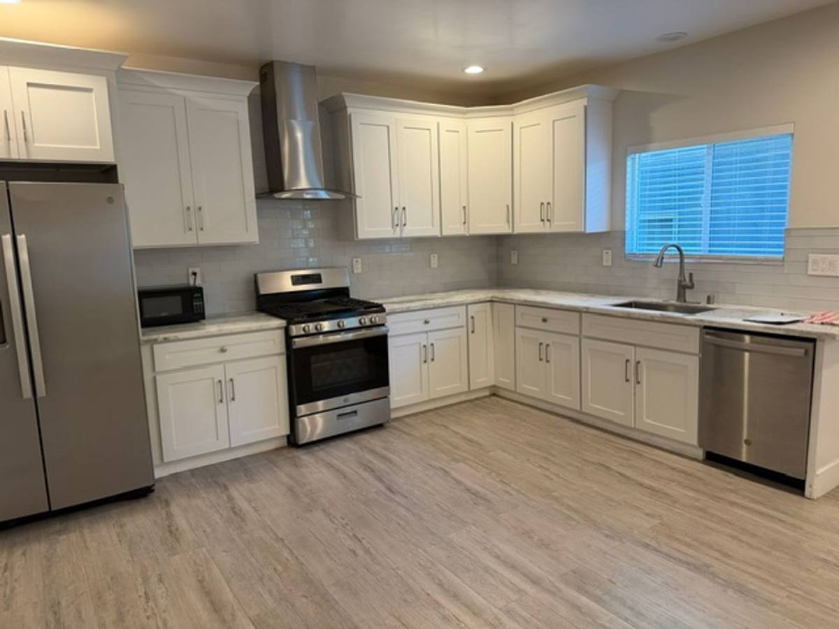 Apartment for rent at 1515 T St, Sacramento, CA 95811
