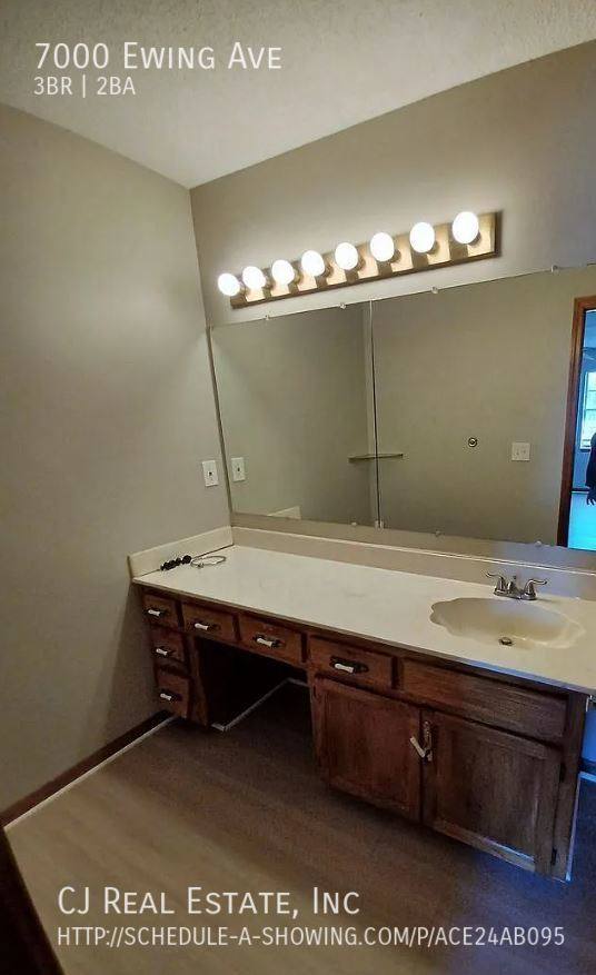 House for rent at 7000 Ewing Ave, Kansas City, MO 64133