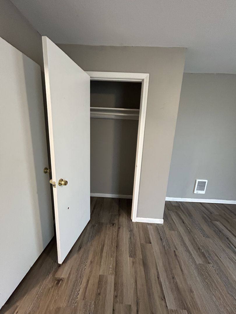 Apartment for rent at 1409 S Broadway, Pittsburg, KS 66762