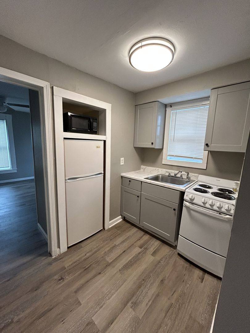 Apartment for rent at 1409 S Broadway, Pittsburg, KS 66762