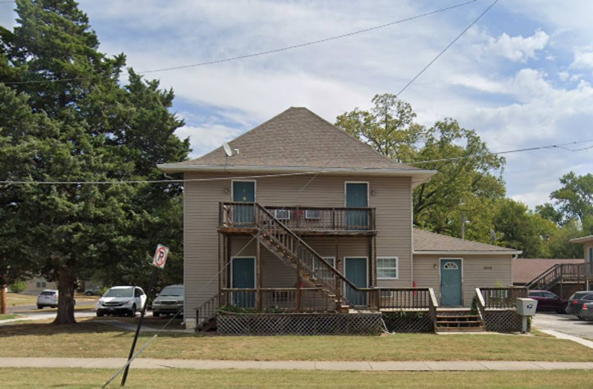 Apartment for rent at 1409 S Broadway, Pittsburg, KS 66762