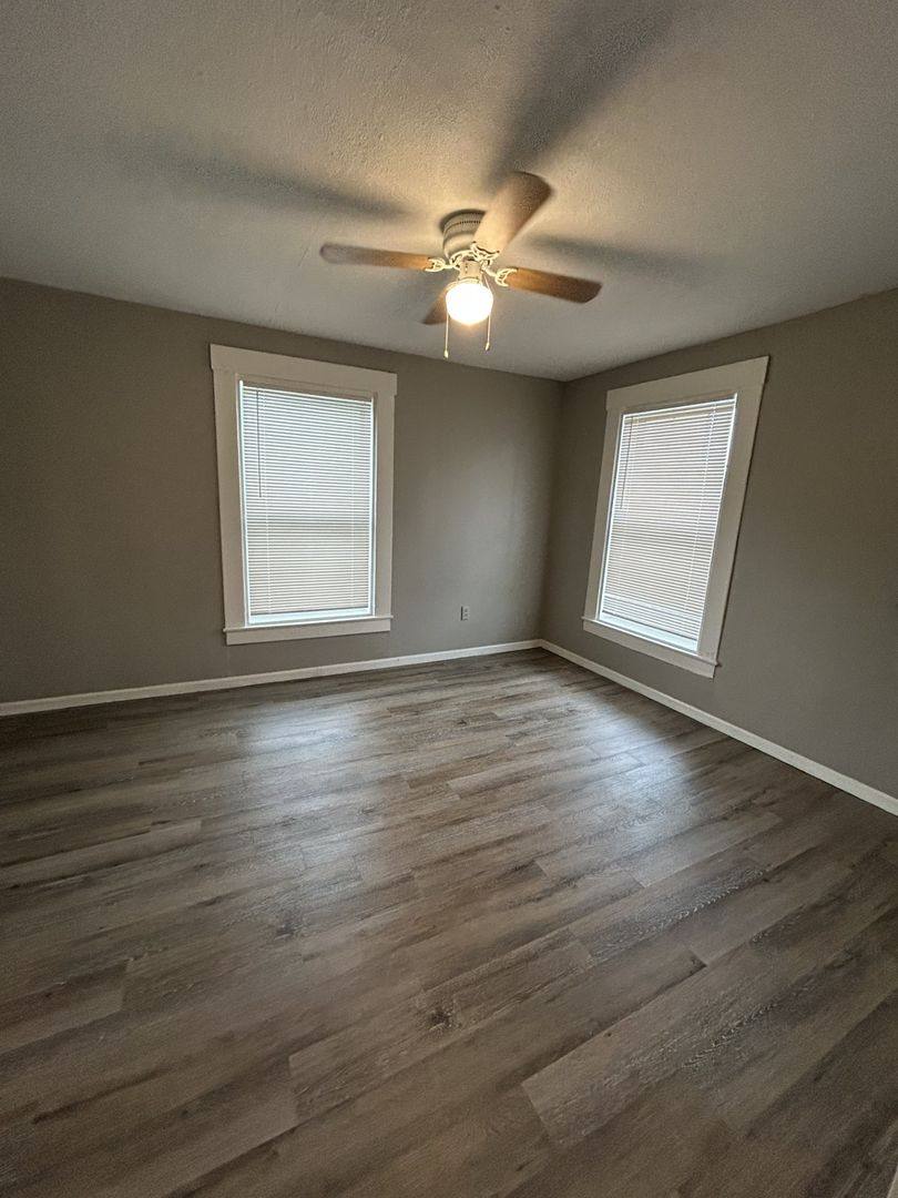 Apartment for rent at 1409 S Broadway, Pittsburg, KS 66762