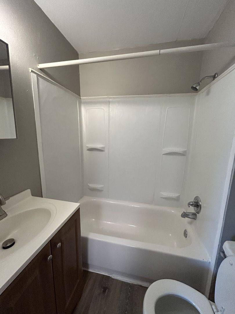 Apartment for rent at 1409 S Broadway, Pittsburg, KS 66762