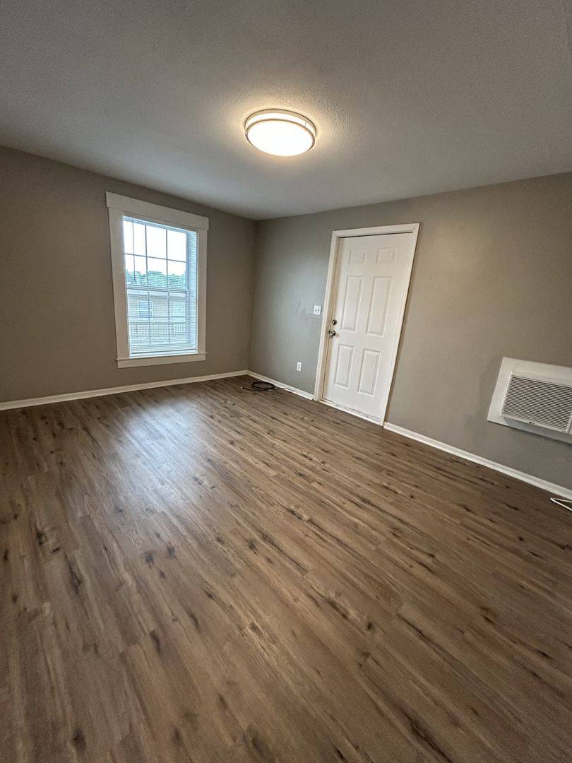 Apartment for rent at 1409 S Broadway, Pittsburg, KS 66762
