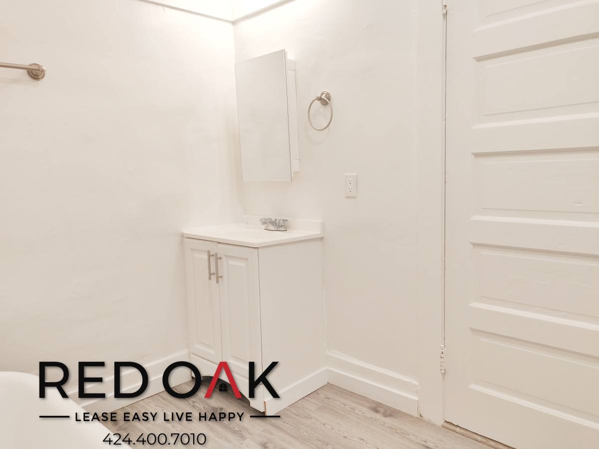 Condo for rent at 2255 W 14th St #309, Los Angeles, CA 90006
