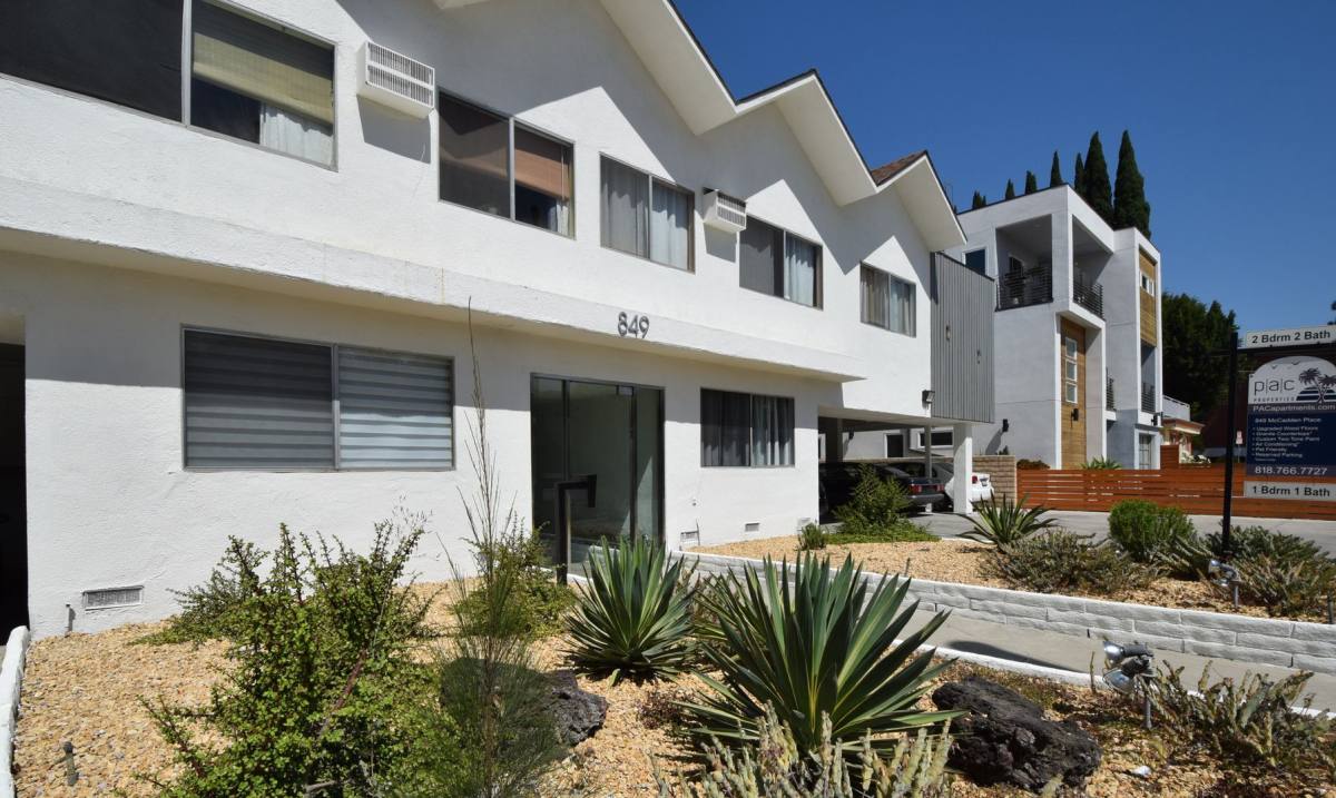 Apartment for rent at 849 N McCadden Place, Los Angeles, CA 90038