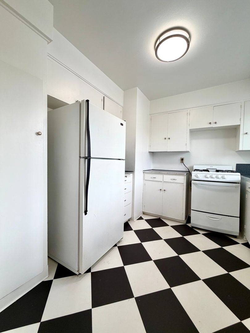 Apartment for rent at 105 NE 61st Ave, Portland, OR 97213