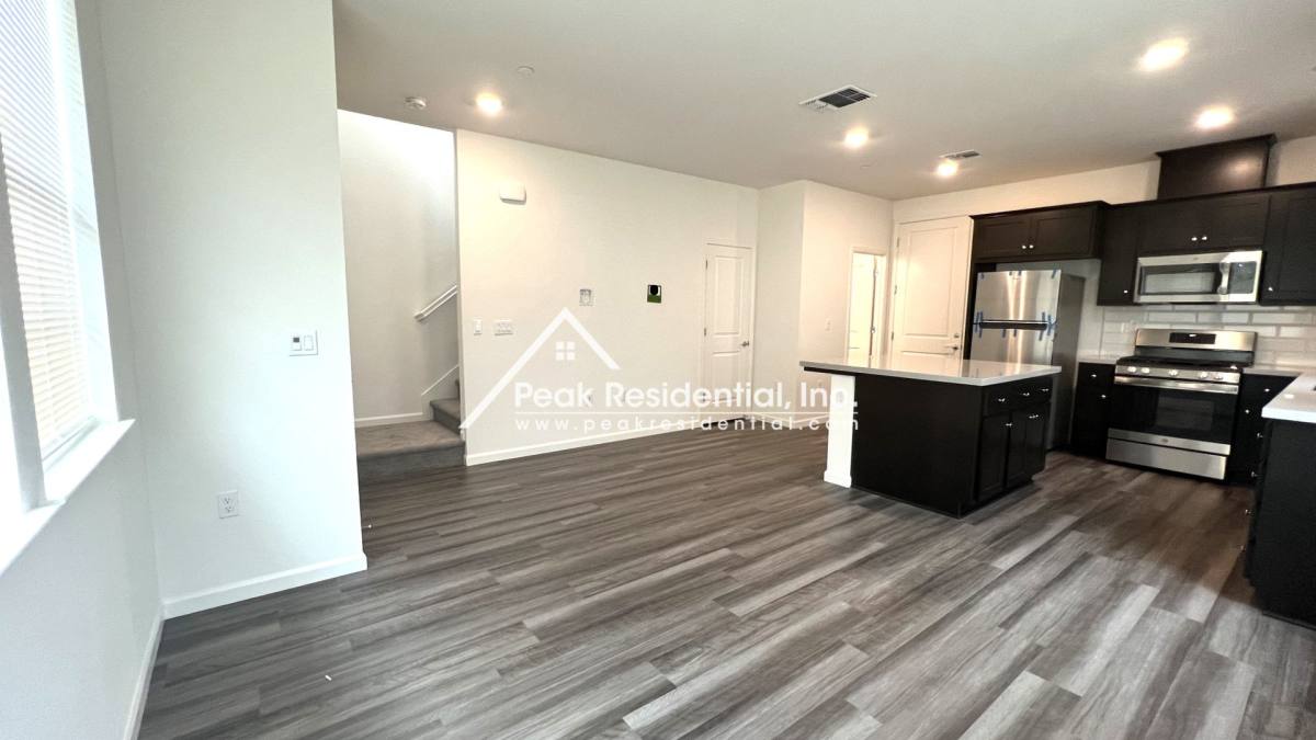 Townhouse for rent at 2943 Toulouse Walk, Sacramento, CA 95834