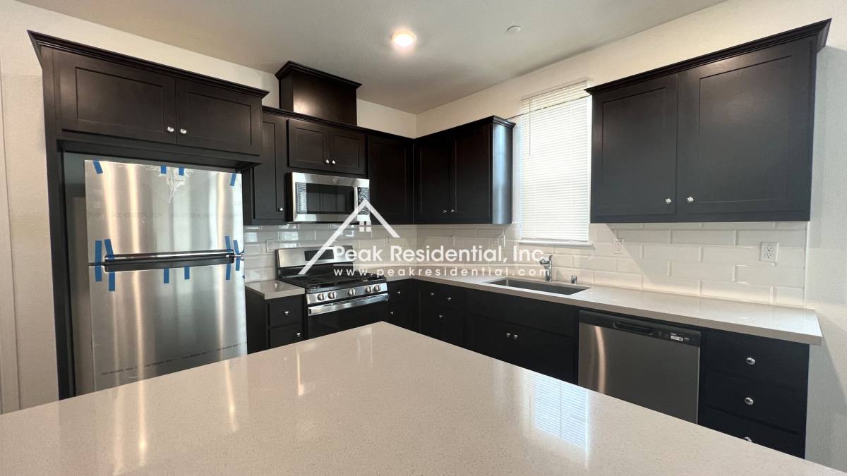 Townhouse for rent at 2943 Toulouse Walk, Sacramento, CA 95834