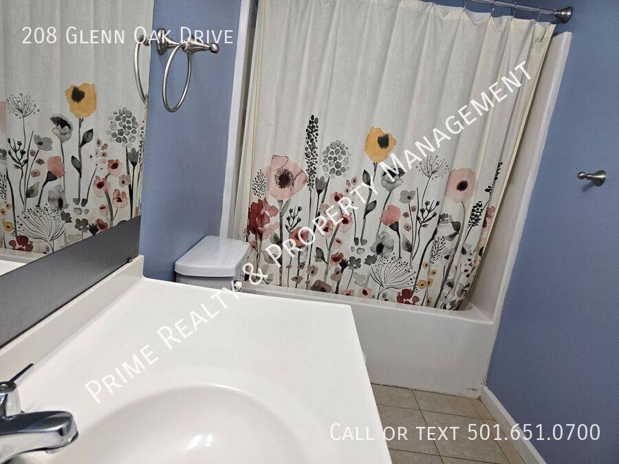 House for rent at 208 Glenn Oak Dr, Benton, AR 72015