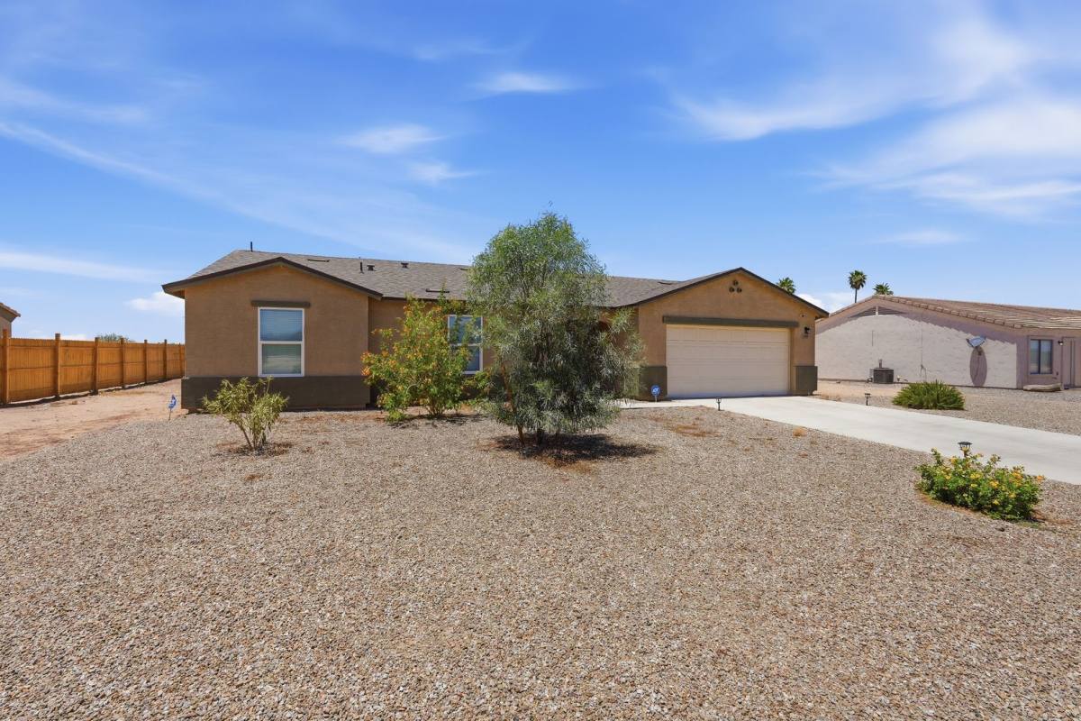 House for rent at 15610 S Moon Valley Rd, Arizona City, AZ 85123